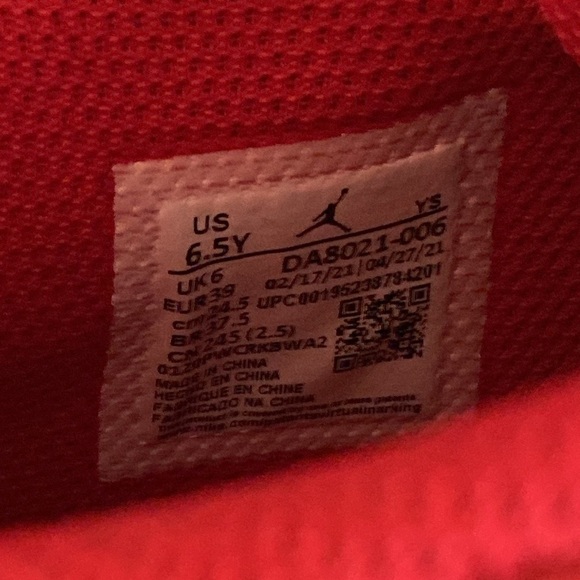 Nike Jordan Max Aura 3 Youth Size 6.5 - Picture 5 of 8